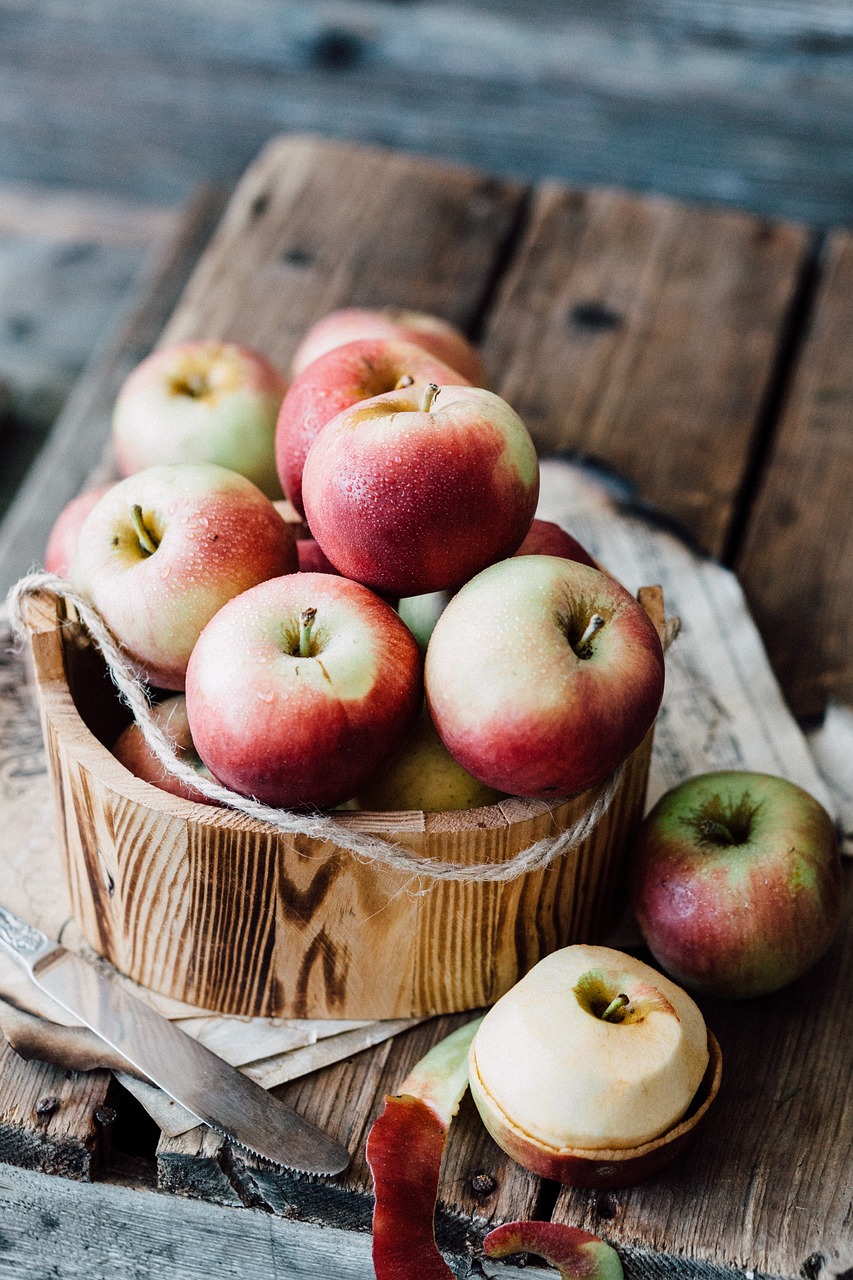 apples, fruits, food-2044037.jpg